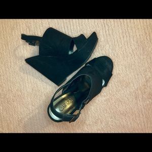 Carlos Santana black wedge sandals